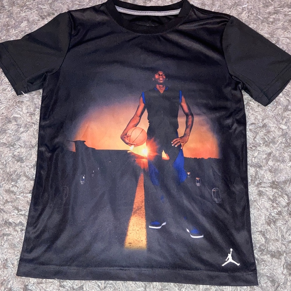 Jordan Nike Black T-Shirt with Iconic Logo basketball kid boys medium M